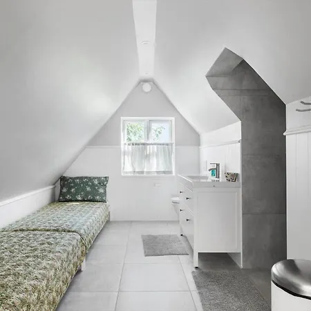 3697-aakirkeby-sandvejen-3 *